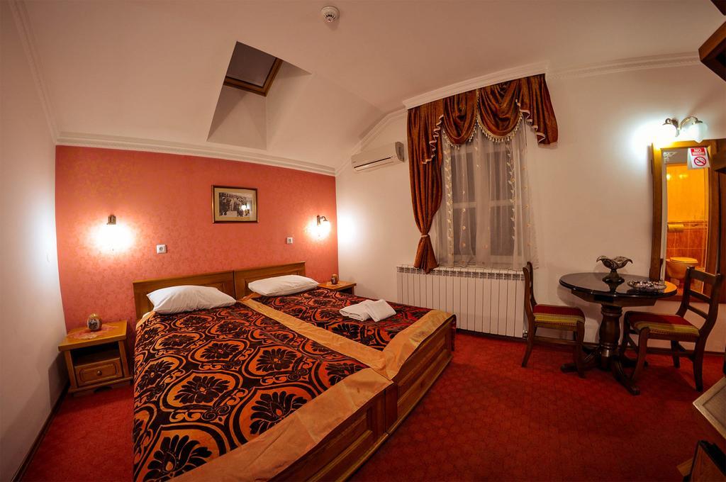 Hotel Latinski Most Sarajevo Esterno foto